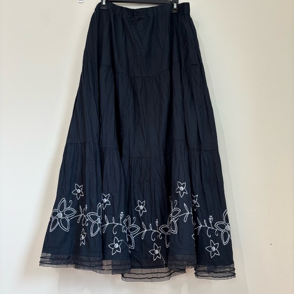 Liz & Me Boho Black White Crinkle Cotton Embroidery Floral Tiered A-line skirt - Picture 4 of 16